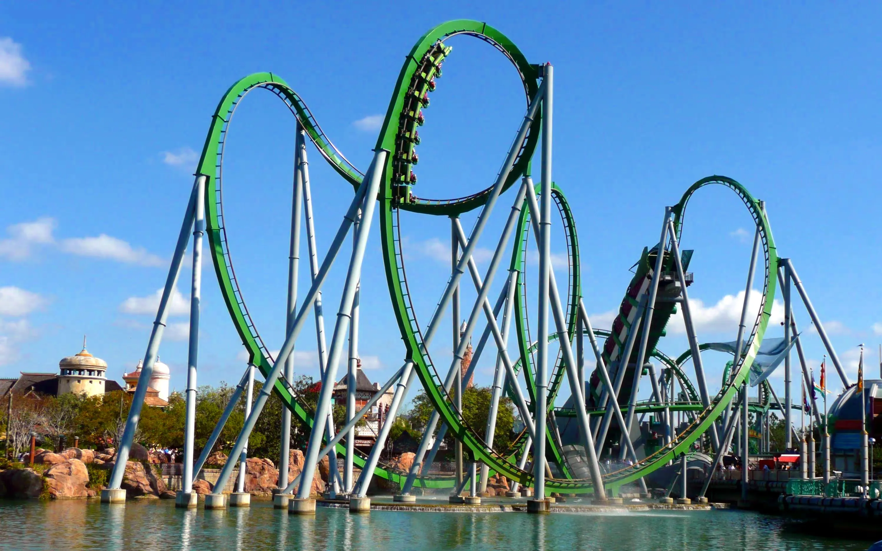 Imagen de la montaña rusa de Hulk en Universal Orlando